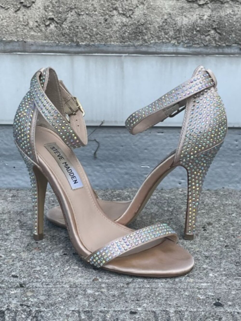Steve‎ Madden Realov-R Champagne Rhinestone Sandals Size 5.5M